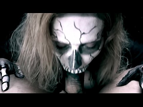❤️ Demon nighean sucking cock le a beul dubh agus slugadh cum. Bhidio fucking  leinn